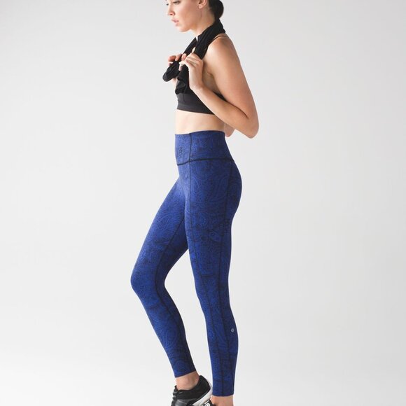 Lululemon Like Nothing Leggings 7/8 Tight - Antique Paisley Sapphire Blue Black - Picture 1 of 13